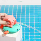 cochon nageur de bain