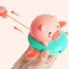 cochon nageur de bain