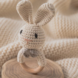 hochet lapin anneau dentition crochet bois