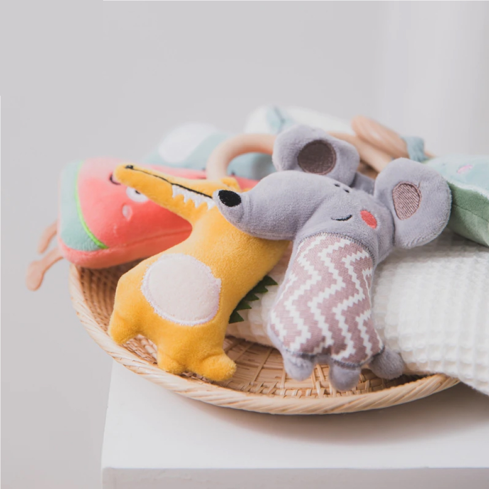 Quels jouets choisir pour son enfant, en bois ou en plastique ? - Blog Une  cuillère pour doudou !