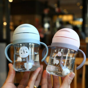 TASSE A PAILLE BEBE ANTI EGOUTTEMENT